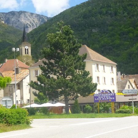 Hotel Restaurant Les Alpins Saint-Julien-en-Beauchêne Dış mekan fotoğraf