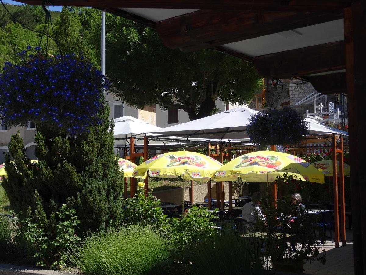 Hotel Restaurant Les Alpins Saint-Julien-en-Beauchêne Dış mekan fotoğraf